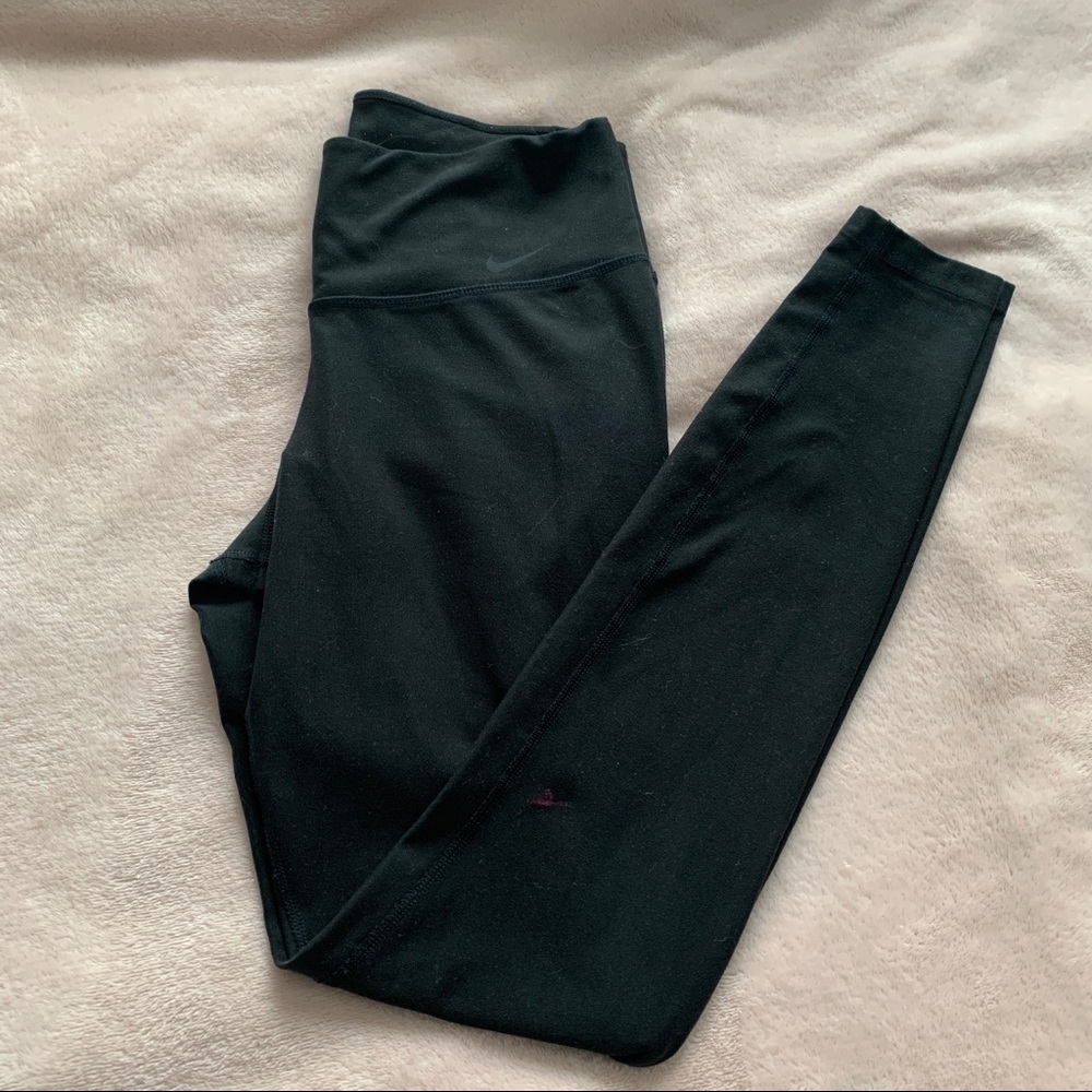 Nike DryFit leggings in black